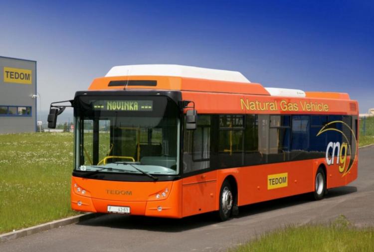 Design a konstrukce předního a zadního čela
